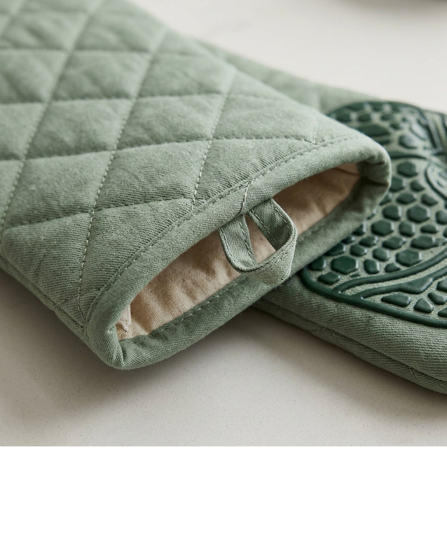 Zovon Quilted Oven Mitt Pair 32 cm Sage Green - Detail view